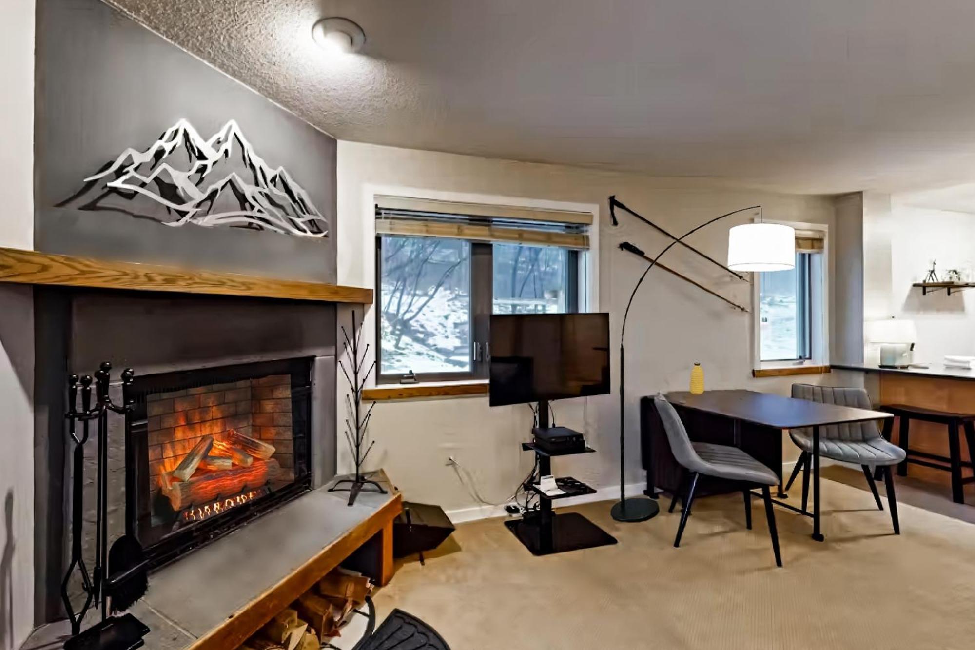 Okemo Mountain Lodge Ludlow Room photo
